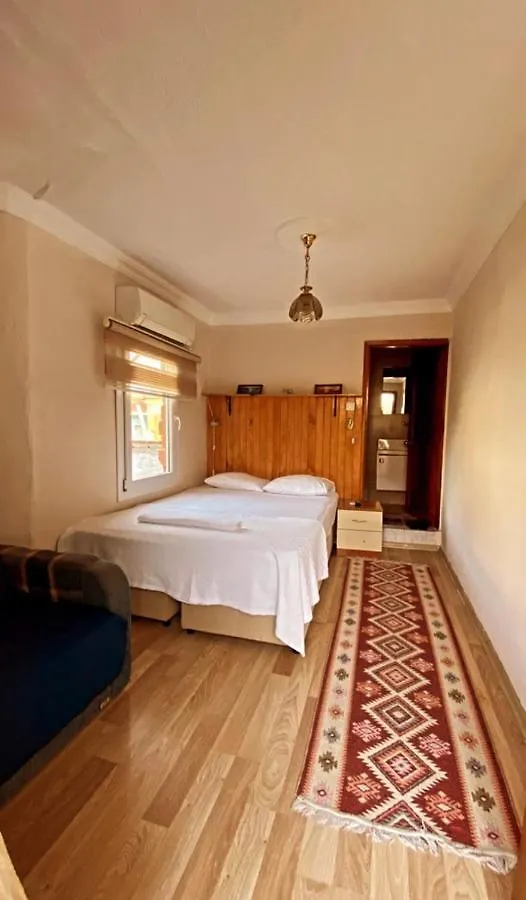 Pergamon Pension Bergama 0*,